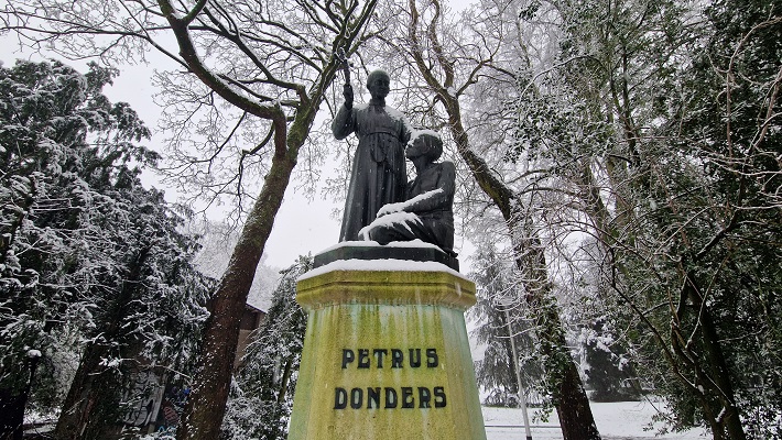 Wandeling over de Zalige wandeling van Peerke Donders bij het beeld van Petrus Donders