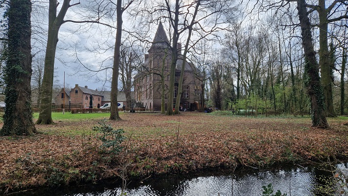 Wandeling over Ons Kloosterpad van Oisterwijk naar Biezenmortel op landgoed Nemelaer