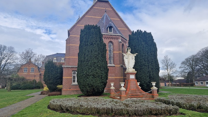 Wandeling over Ons Kloosterpad van Oisterwijk naar Biezenmortel bij Landpark Assisië