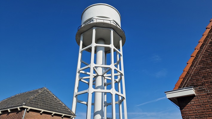 Wandeling over Trage Tocht Vianen-Hagestein bij de watertoren in Vianen
