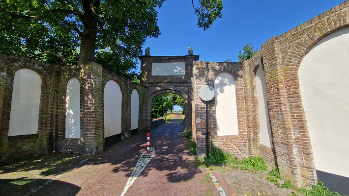 Wandeling over Trage Tocht Vianen-Hagestein bij de Hofpoort in Vianen