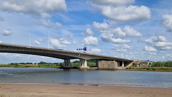 Wandeling over Trage Tocht Vianen-Hagestein bij de Jan Blankenbrug