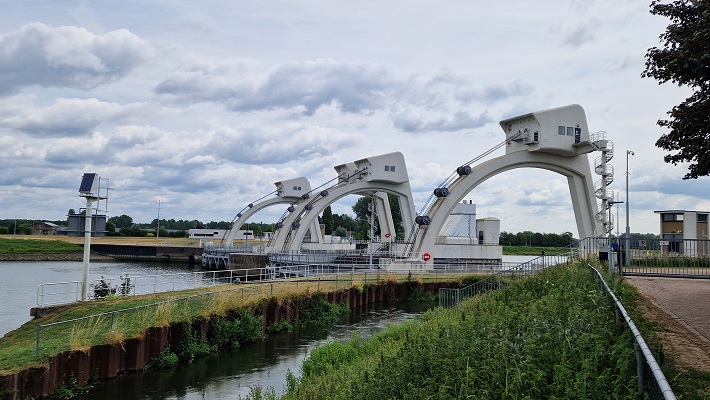 Wandeling over Trage Tocht Vianen-Hagestein bij stuw Hagestein