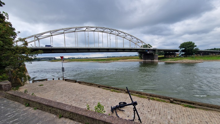Wandeling buiten de binnenstad van Deventer bij de IJssel