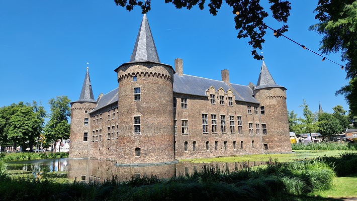 Wandelen buiten de binnenstad van Helmond