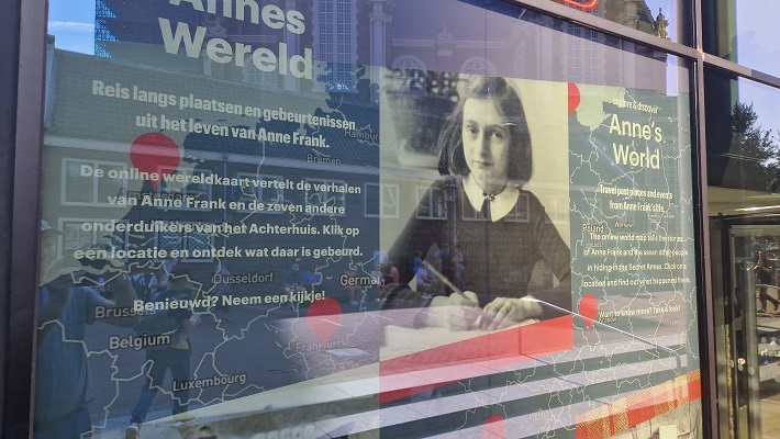 Wandeling langs punten van markante Amsterdammers bij het Anne Frankhuis