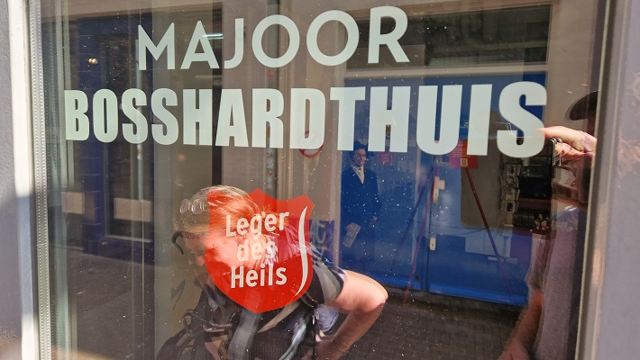 Wandeling langs punten van markante Amsterdammers bij het beeld van Majoor Boshardt