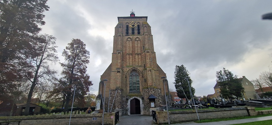 Wandelen Slag om Ieper bij de kerk in Zillebeke