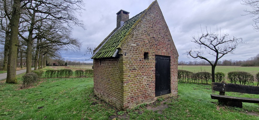 Wandeling over Trage Tocht Grave op bij kasteel Tongelaar