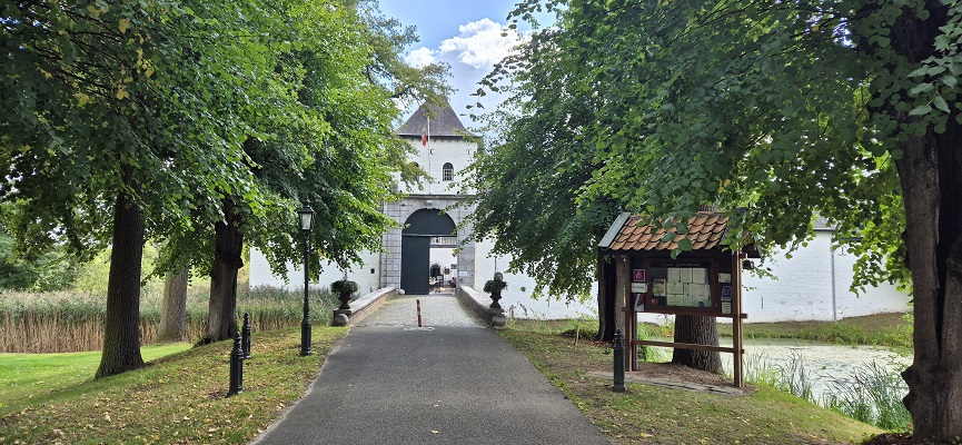 Wandeling over Premium weg Rothenbach bij kasteel Daelenbroeck bij Herkenbosch
