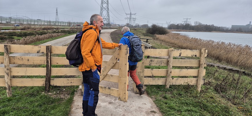 Wandeling over De Traagste Tocht van Muiden naar Amsterdam Science Park op de Diemerzeedijk