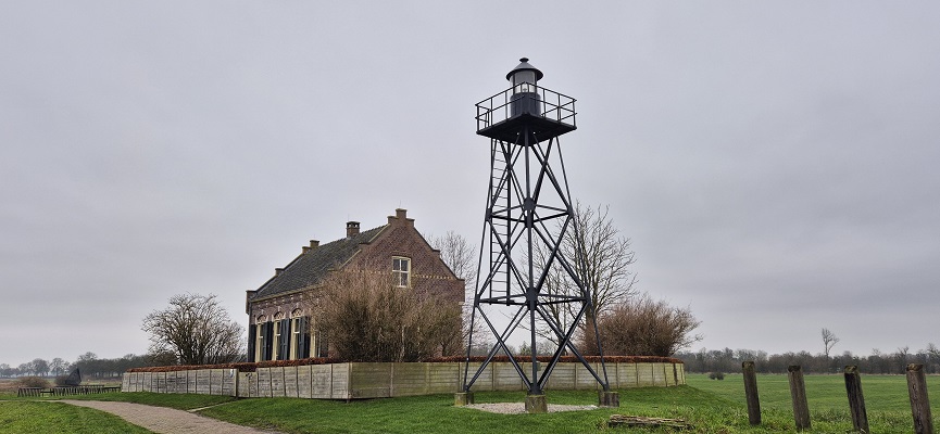 Wandeling over Trage Tocht Schokland bij de lichtwachterswoning