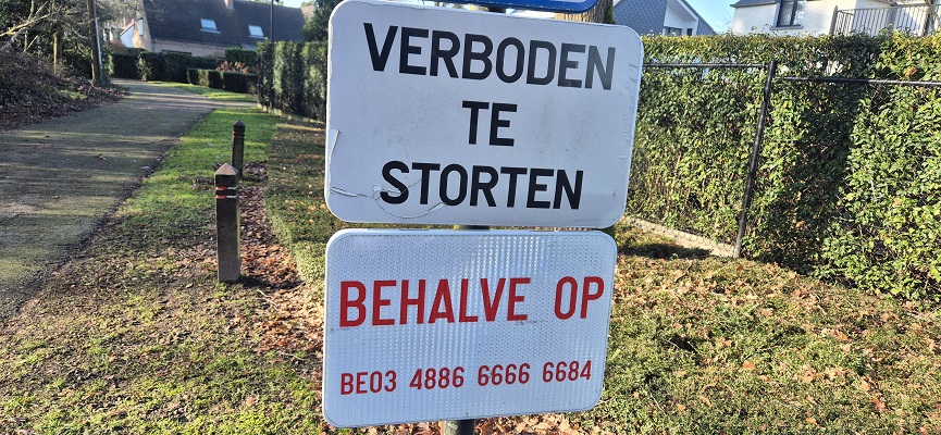 Wandeling langs Nutteloze Borden in Genk (B)