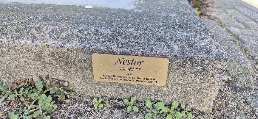 Wandeling langs Nutteloze Borden in Genk (B)