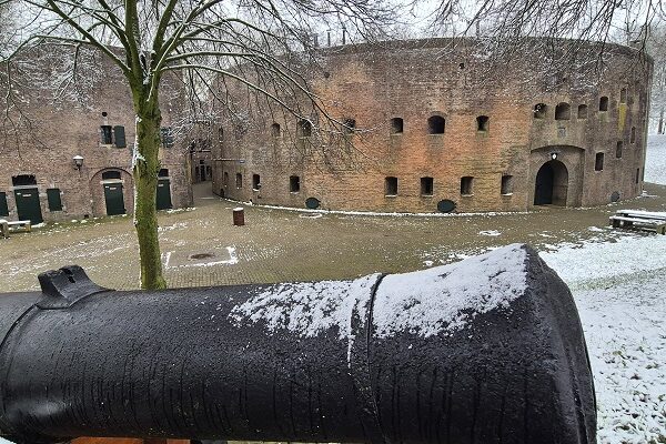 Wandeling over Klompenpad Lint en Liniepad bij Fort Honswijk