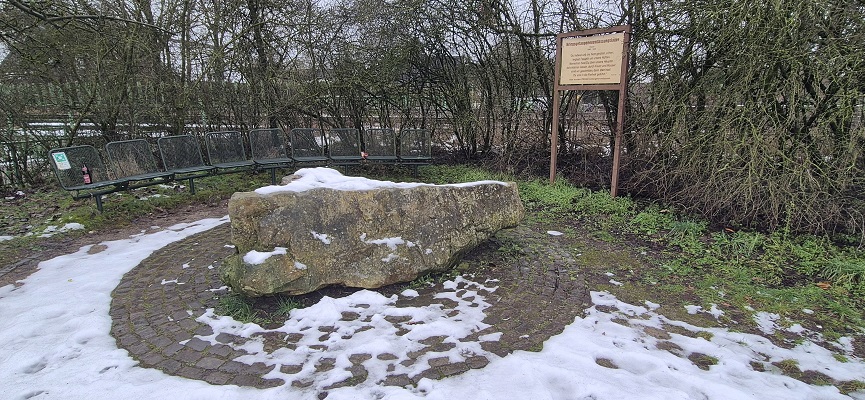 Rondje Weeze bij het herdenkingsmonument 2e W.O.