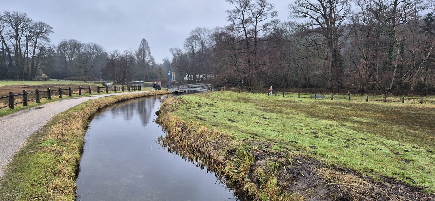 Wandeling over Trage Tocht Arnhem Noord in park Sonsbeek