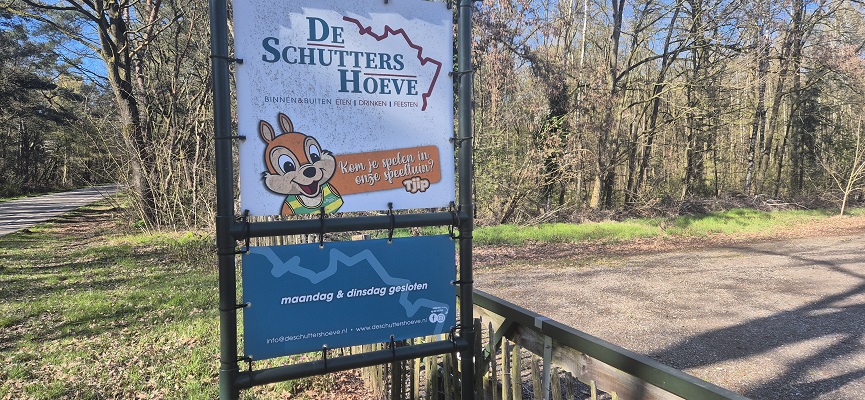 Wandeling over Trage Tocht Altweerderheide bij de Schuttershoeve