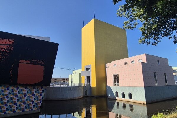 Wandeling over Trage Stadse Tocht Groningen bij het Groninger Museum