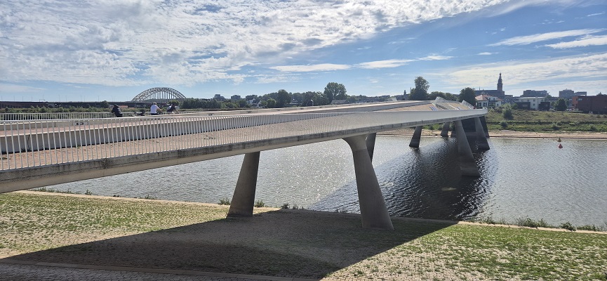 Wandeling over Trage Tocht Nijmegen Spiegelwaal bij de Lentbrug